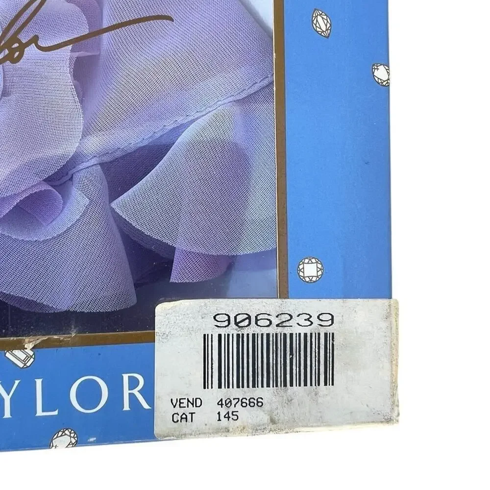 New in box-Elizabeth Taylor 20076 Mattel collectors doll
